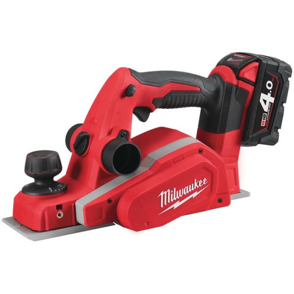 Milwaukee M18 BP-402C Høvel med batterier og lader