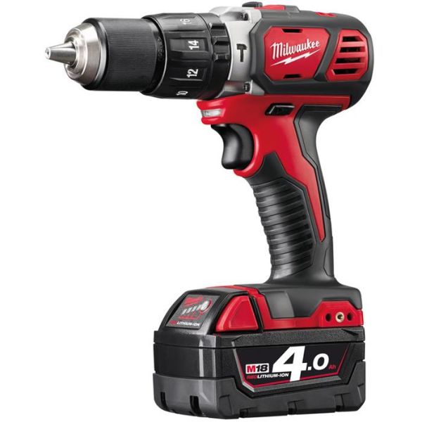 Milwaukee M18 BPD-402C Slagbormaskin med batterier og lader
