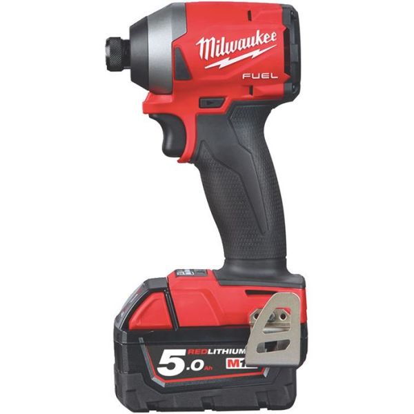 Milwaukee M18 FID2-502X Slagskrutrekker med 5,0Ah-batterier og lader