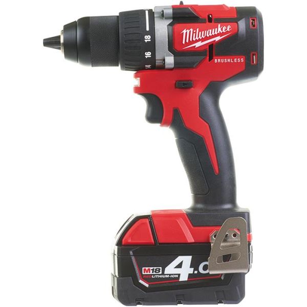 Milwaukee M18 CBLDD-402C Borskrutrekker med 4,0Ah-batterier og lader
